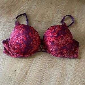 Victoria Secret Miraculous Plunge Push Up Bra 36A